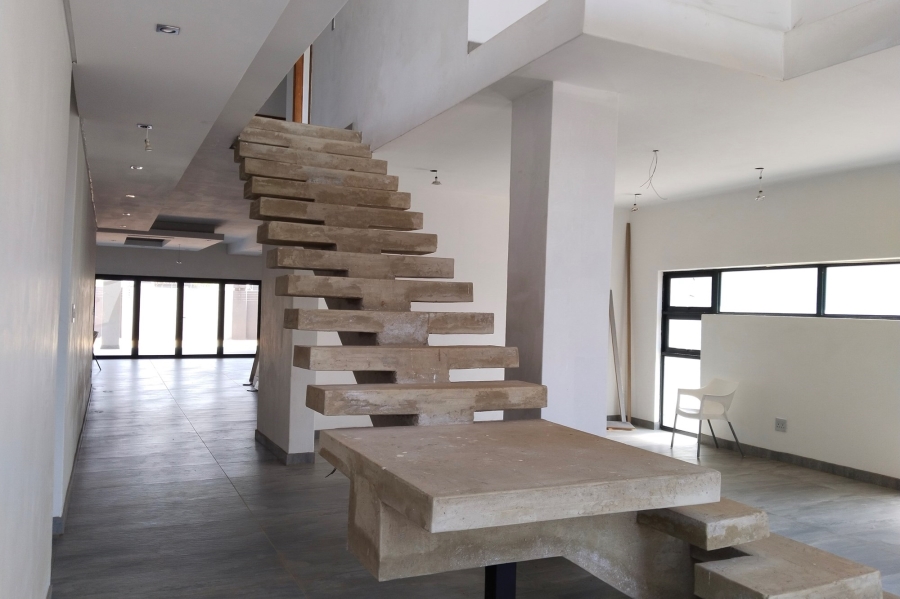 7 Bedroom Property for Sale in Gateway Manor North West